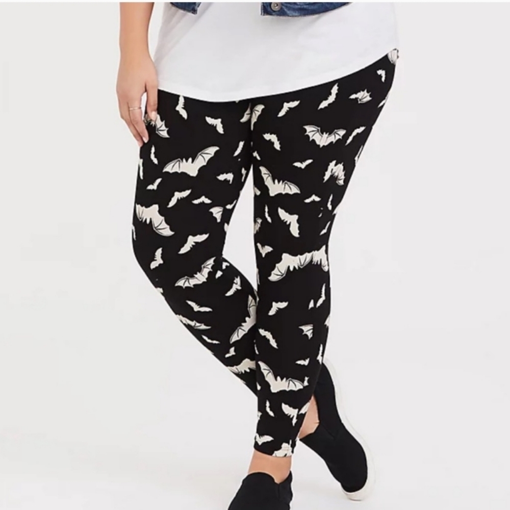 Torrid Black Bat Fleece Lined Halloween Goth Leggings Sz 2 Comfy